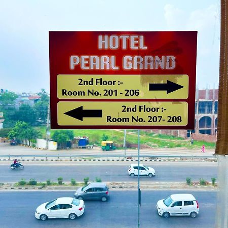 Hotel The Pearl, Zirakpur - A Luxury Family Hotel Chandīgarh Exteriör bild